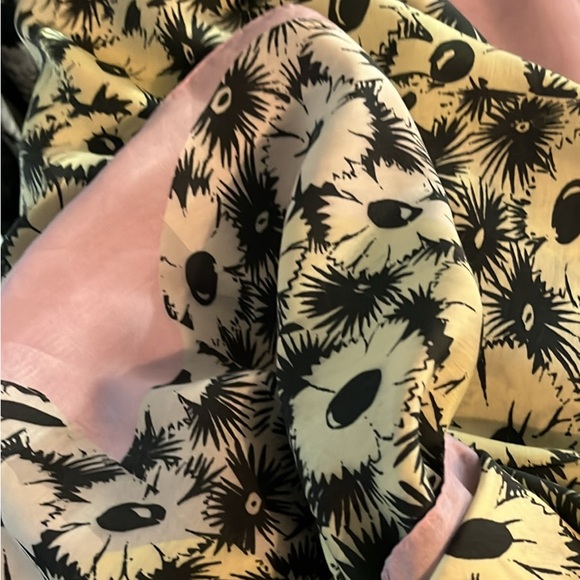 Kenzo Shawl - Picture 7 of 8